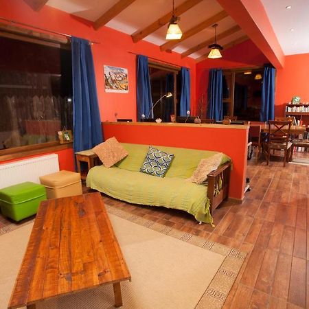 The Singing Lamb Bed & Breakfast Puerto Natales Eksteriør bilde