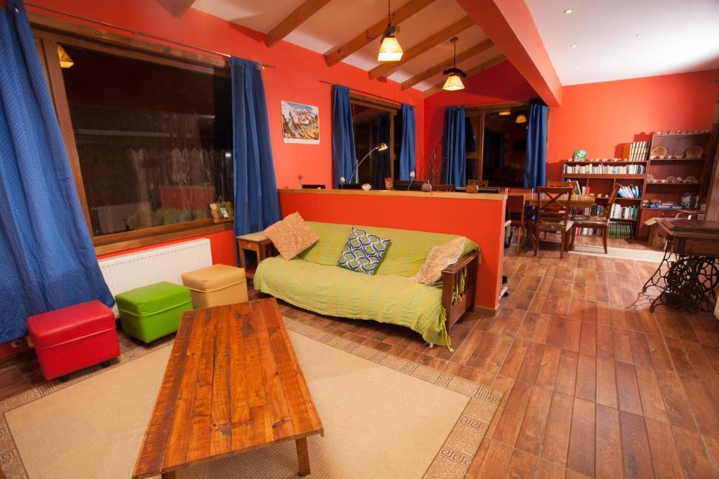 The Singing Lamb Bed & Breakfast Puerto Natales Eksteriør bilde